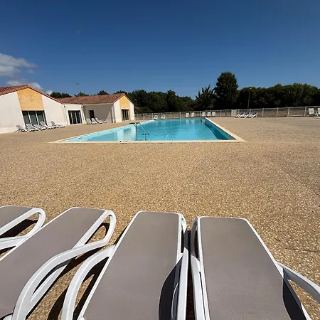 Сasa de vacaciones Maison 2 Au Calme Avec Piscine, Proche Plages Et Commerces - Fr-1-197-484 Saint-Hilaire-de-Talmont